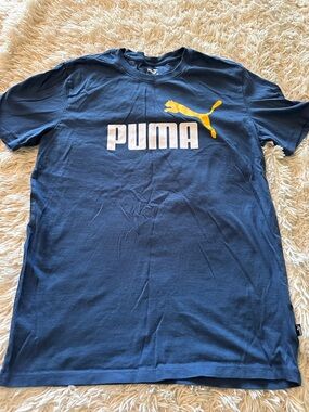 Puma Men’s Tee, size M.